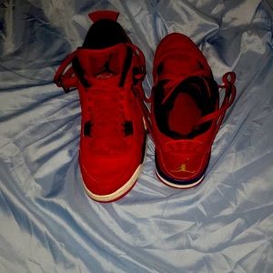 I’m selling these Jordans